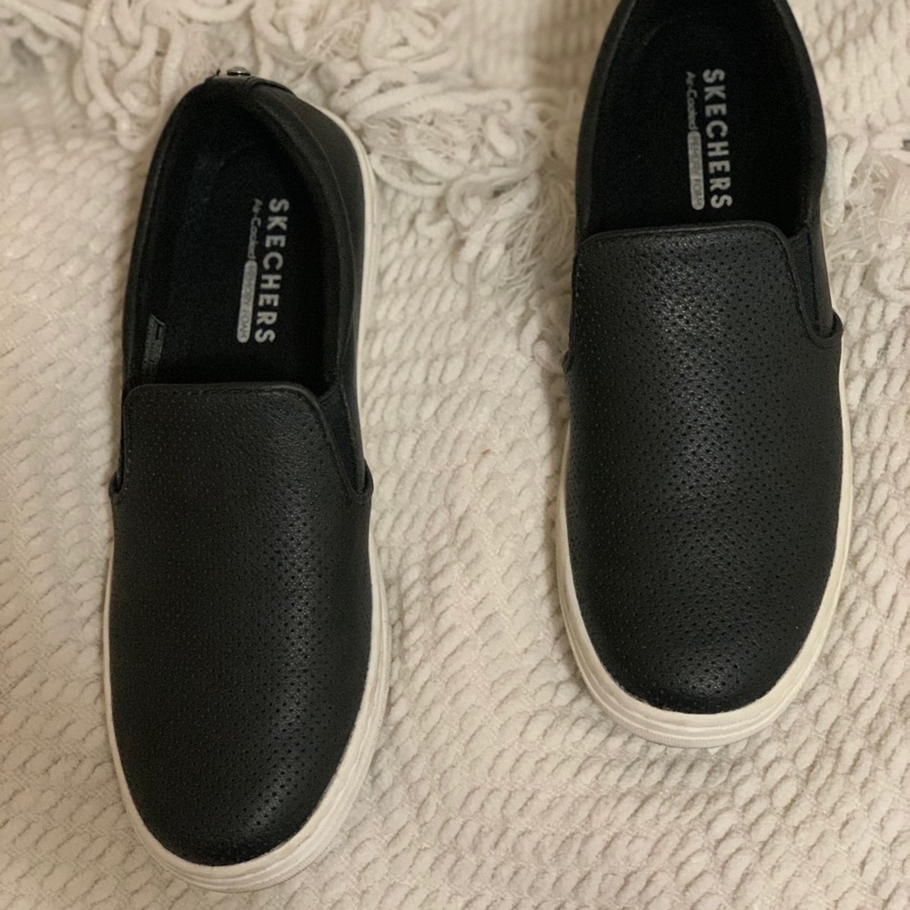 Skechers Air Cooled Memory Foam - image 3